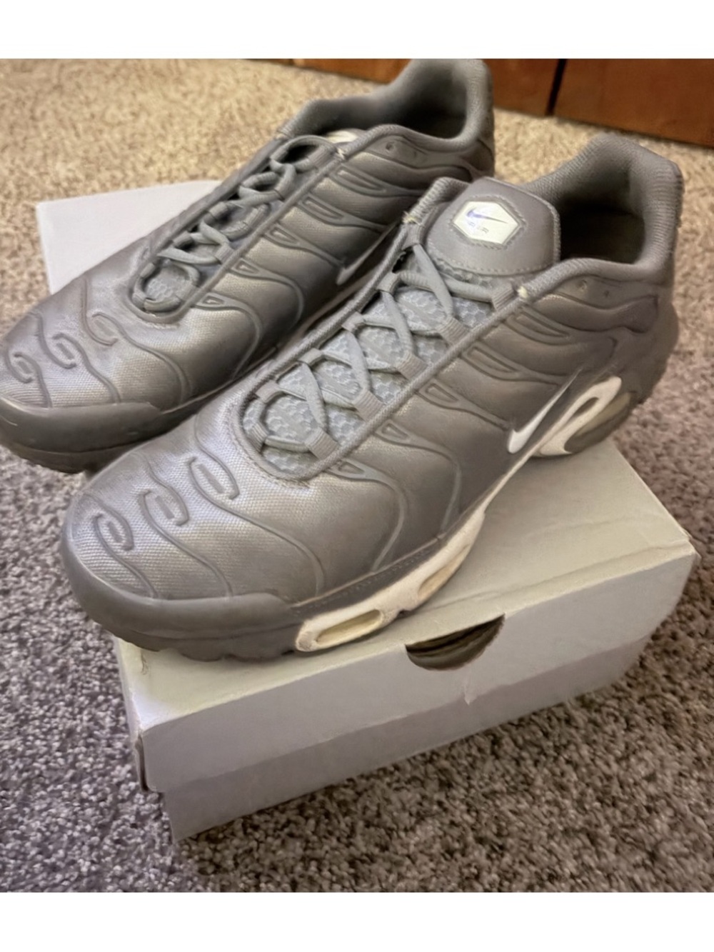 Nike Air Max Plus Men's Charcoal Gray Wave-Pattern Trainer Sneakers Size 10.5